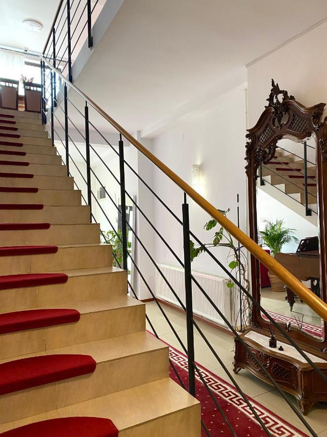 Hotel Casa Pino à Braşov Extérieur photo
