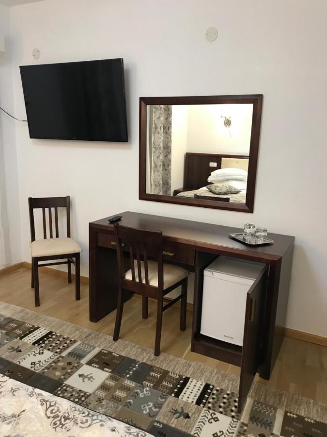 Hotel Casa Pino à Braşov Extérieur photo