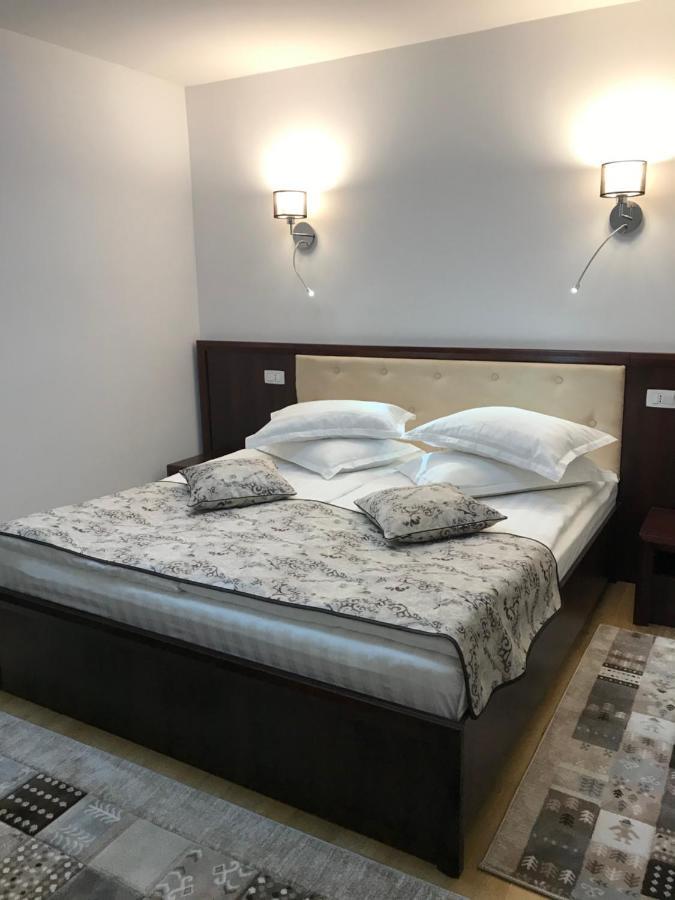 Hotel Casa Pino à Braşov Extérieur photo