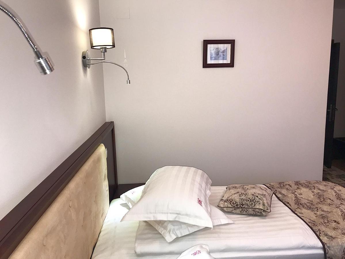 Hotel Casa Pino à Braşov Extérieur photo