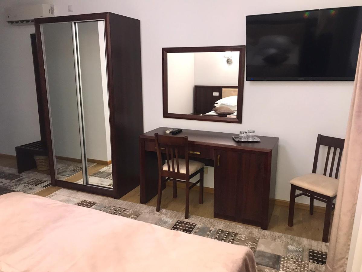 Hotel Casa Pino à Braşov Extérieur photo